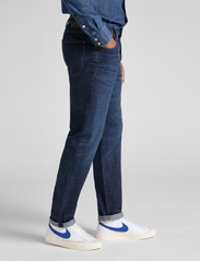 Lee Jeans - AUSTIN - tapered jeans - dk worn foam - 5