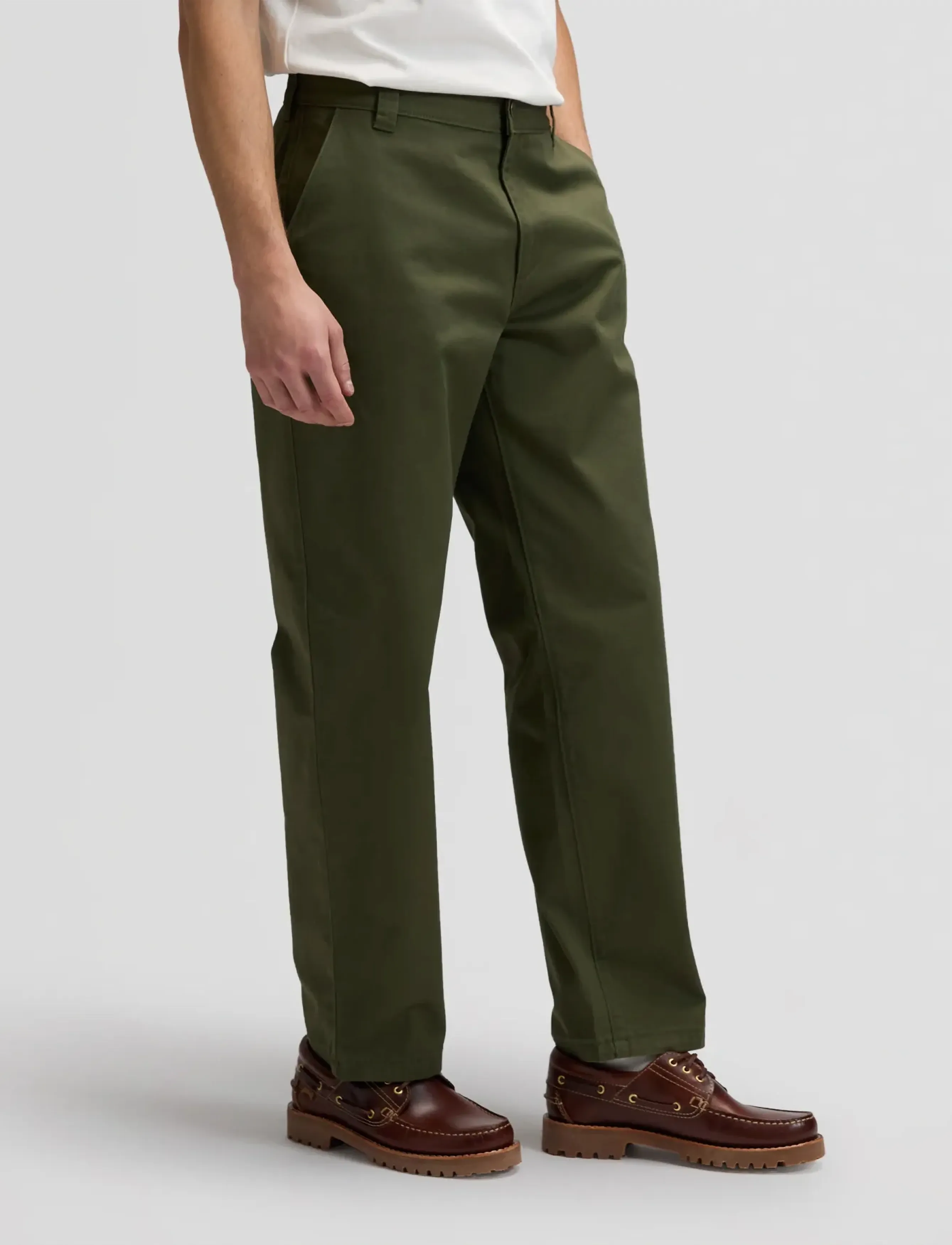 Lee Jeans LOOSE WORKWEAR CHINO - Byxor - OAK MOSS / green