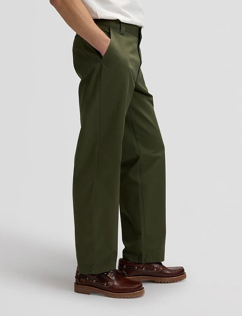 Lee Jeans - LOOSE WORKWEAR CHINO - chinos - oak moss - 5