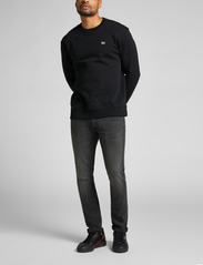 Lee Jeans - PLAIN CREW SWS - sportiska stila džemperi - black - 4