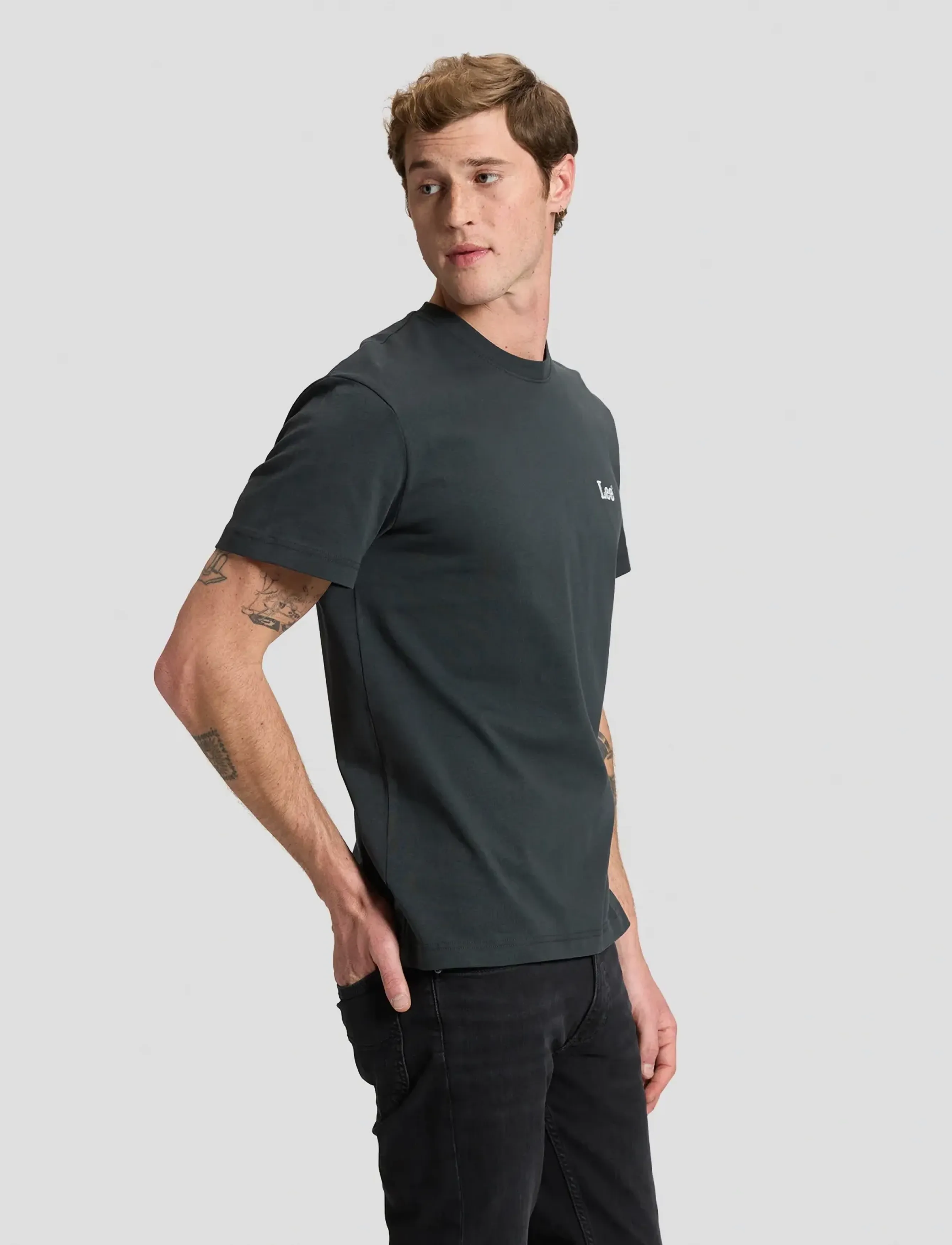 Lee Jeans - SS SMALL LOGO TEE - short-sleeved t-shirts - washed black - 4
