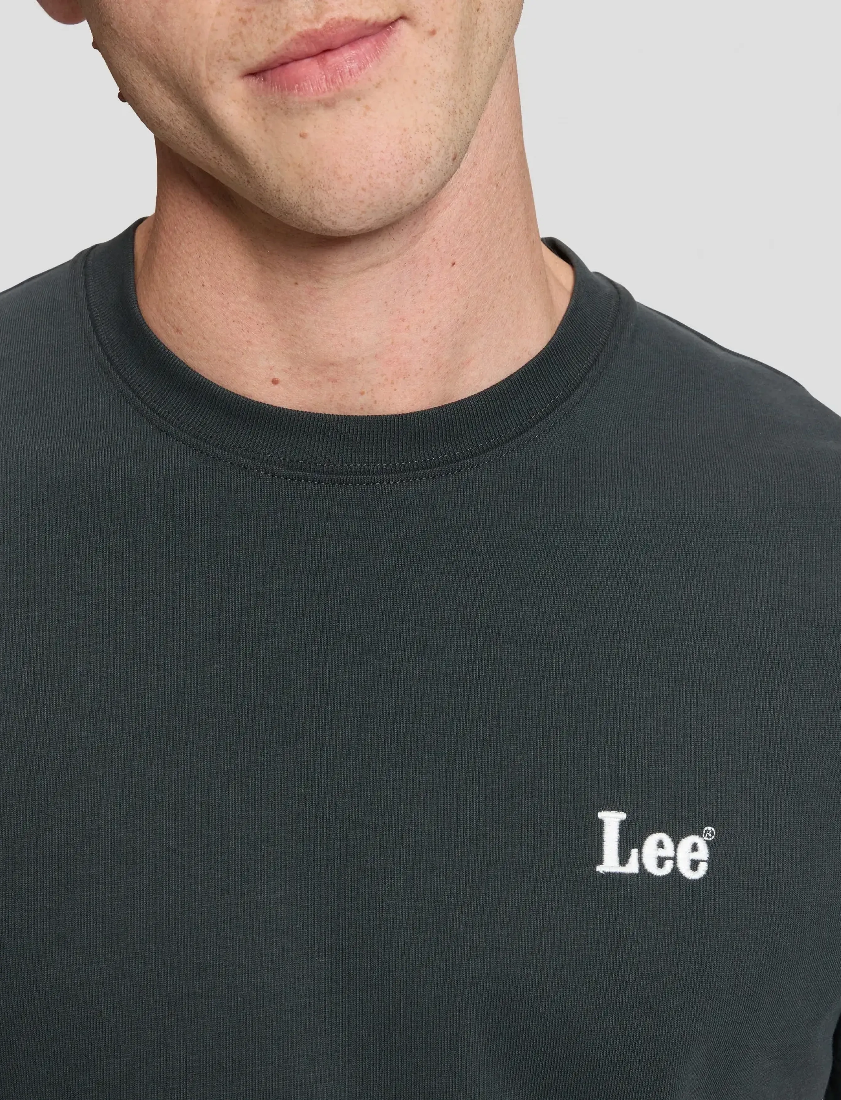 Lee Jeans - SS SMALL LOGO TEE - short-sleeved t-shirts - washed black - 5