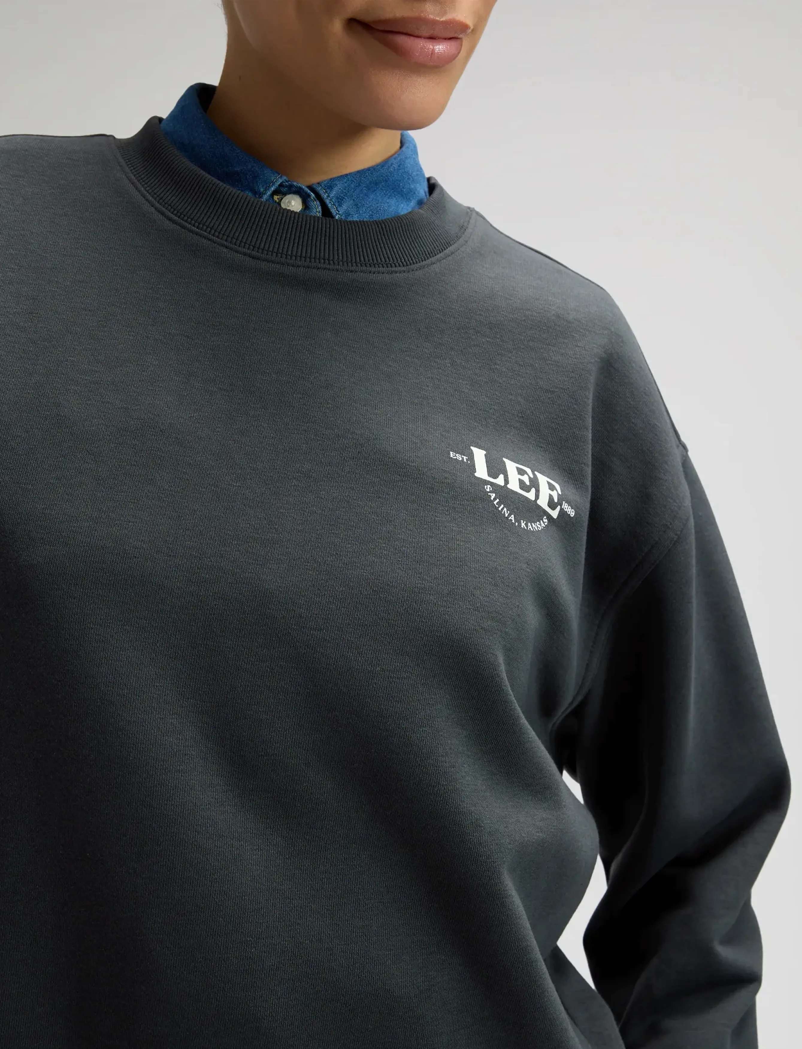 Lee Jeans - LOGO CREW SWS - sweatshirts & hættetrøjer - washed black - 5