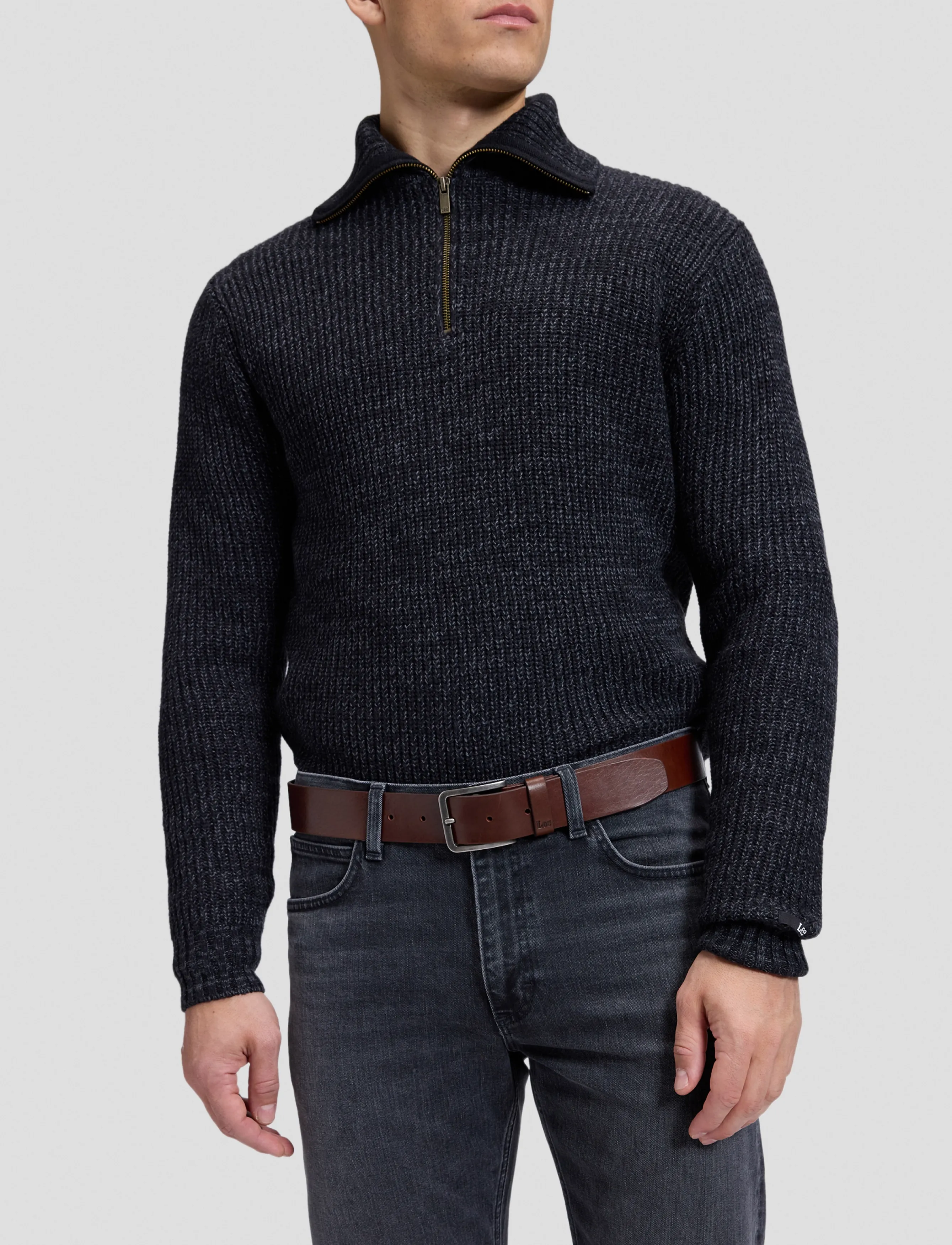 Lee Jeans Embossed Logo Belt, 95, Belts, Braun - Classic Männerswear