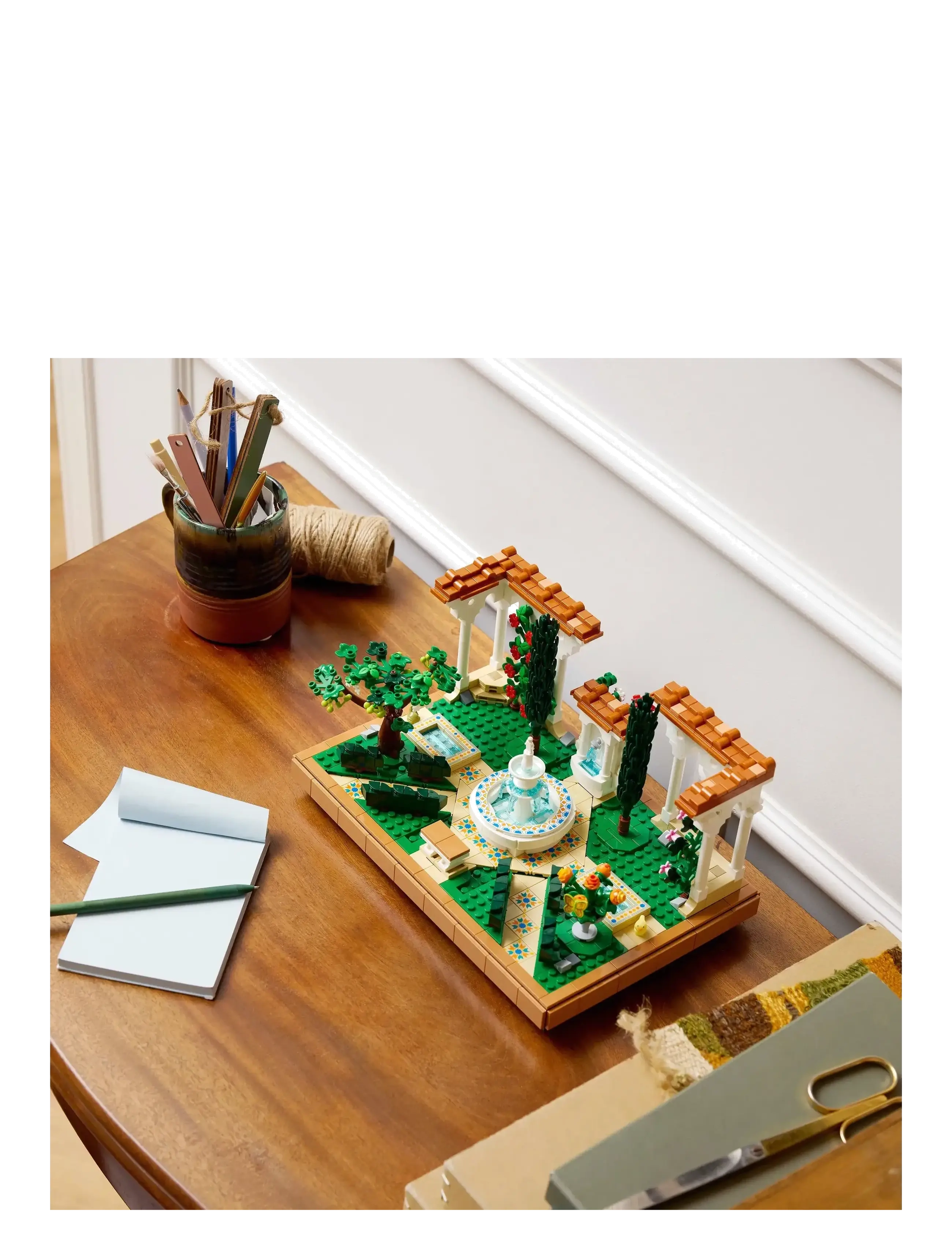 LEGO - Hage med fontene 10359 - bursdagsgaver - multi - 3