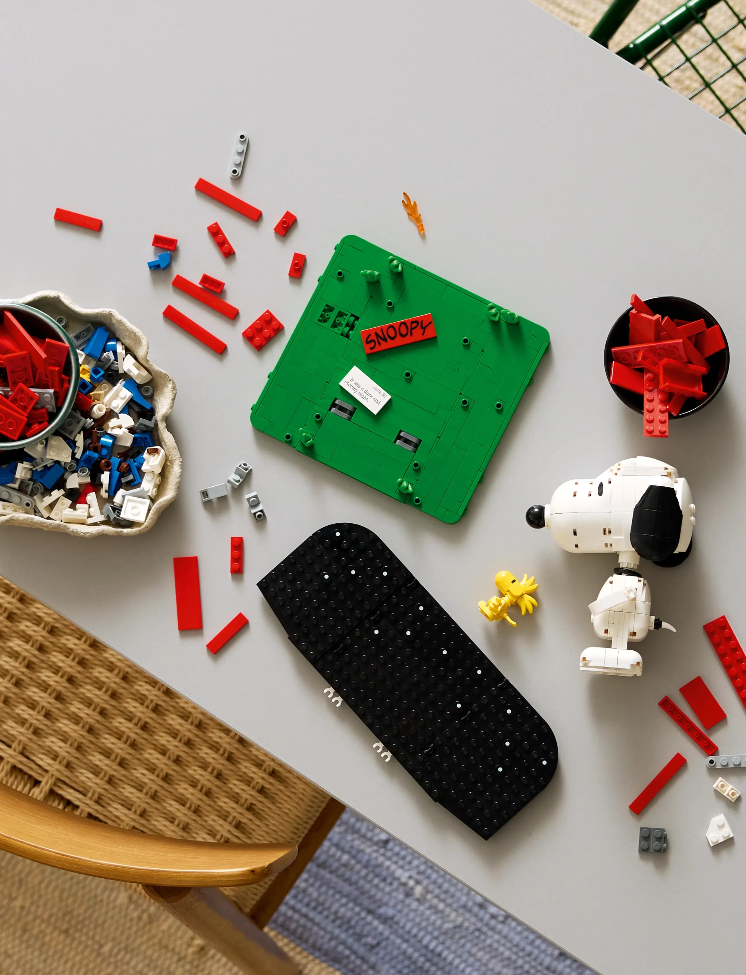 LEGO - Ideas Peanuts: Snoopy’s Doghouse Set 21368 - lego ideas - multi - 5