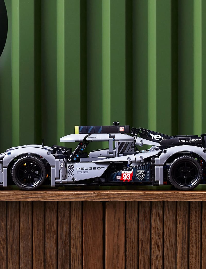 LEGO Technic Peugeot 9x8 24h Le Mans Hybrid Hypercar 42156