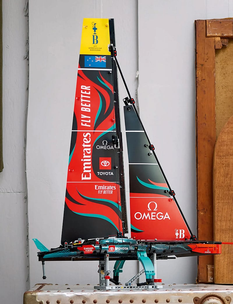 LEGO - Technic Emirates Team New Zealand AC75 Yacht 42174 - lego adults welcome - multi - 5