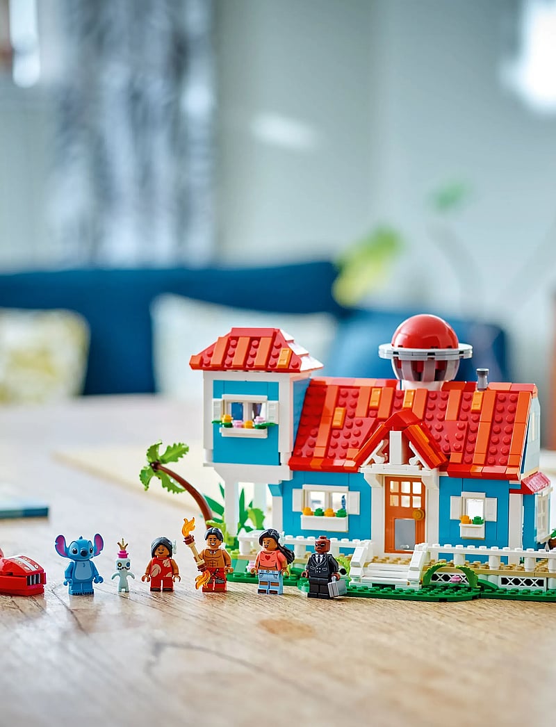 LEGO Disney Lilo And Stitch Beach House Building Kit Playset 43268 (LGO43268) LEGO Disney™