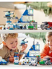 LEGO - Police Station Truck Toy & Helicopter Set - syntymäpäivälahjat - multicolor - 3