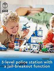 LEGO - Police Station Truck Toy & Helicopter Set - syntymäpäivälahjat - multicolor - 4
