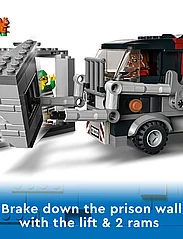 LEGO - Police Station Truck Toy & Helicopter Set - syntymäpäivälahjat - multicolor - 7