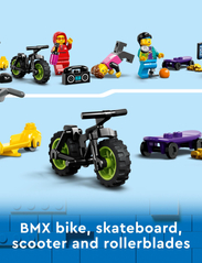 LEGO - Street Skate Park Set, Skateboard Stunts Toy - födelsedagspresenter - multicolor - 12