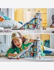 LEGO - Ski and Climbing Centre Toy Winter Sport Set - fødselsdagsgaver - multicolor - 7