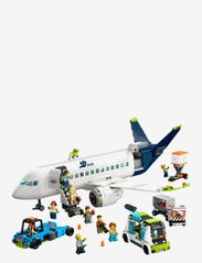 LEGO - Passenger Aeroplane Toy & 4 Airport Vehicles - födelsedagspresenter - multi - 2