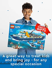 LEGO - Arctic Explorer Ship, Big Floating Boat Toy - födelsedagspresenter - multicolor - 10