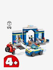 LEGO - Police Station Chase Set with Police Car Toy - lego® city - multicolor - 4