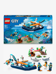 LEGO - Explorer Diving Boat Set with Submarine Toy - de laveste prisene - multicolor - 9