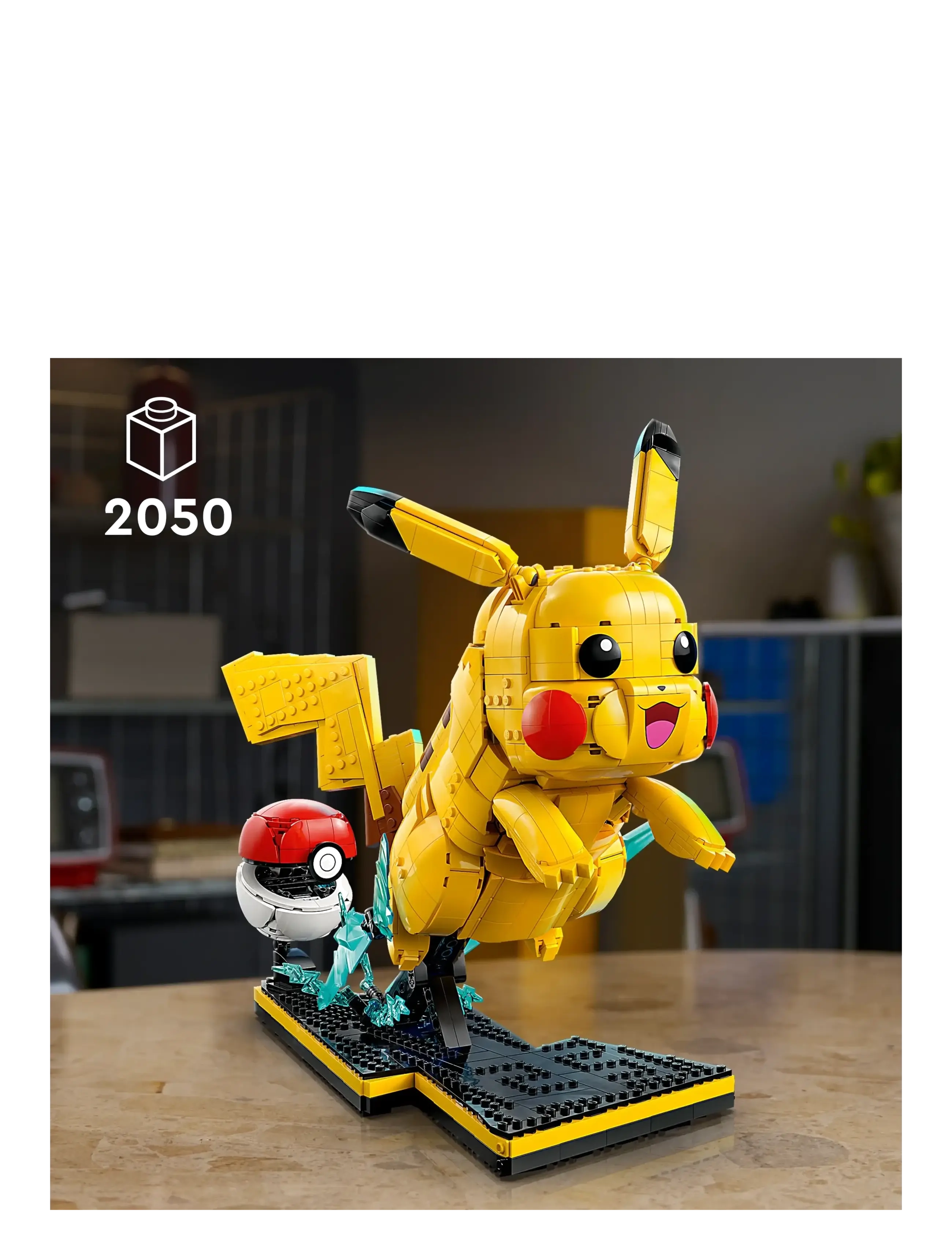LEGO - PokéPikachu and Poké Ball Building Kit 72152 - lego pokémon - multi - 1