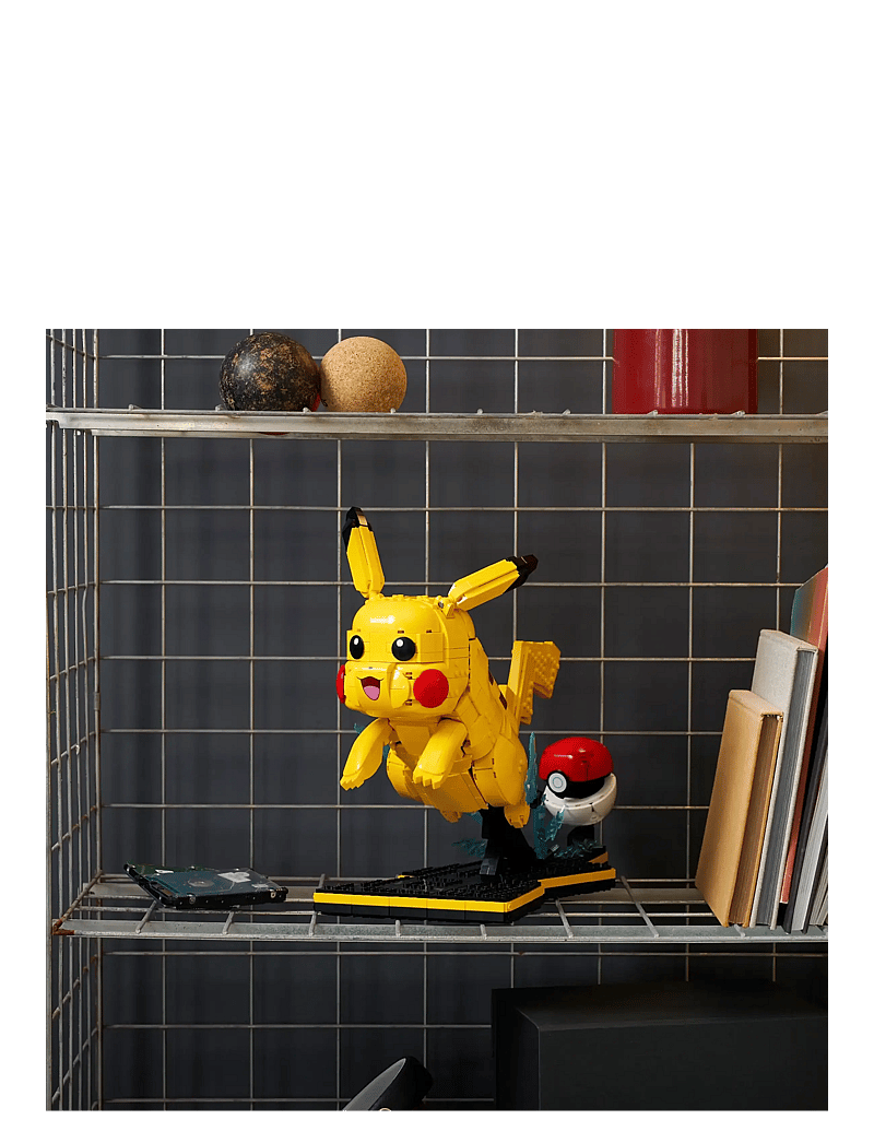LEGO - PokéPikachu and Poké Ball Building Kit 72152 - lego pokémon - multi - 2