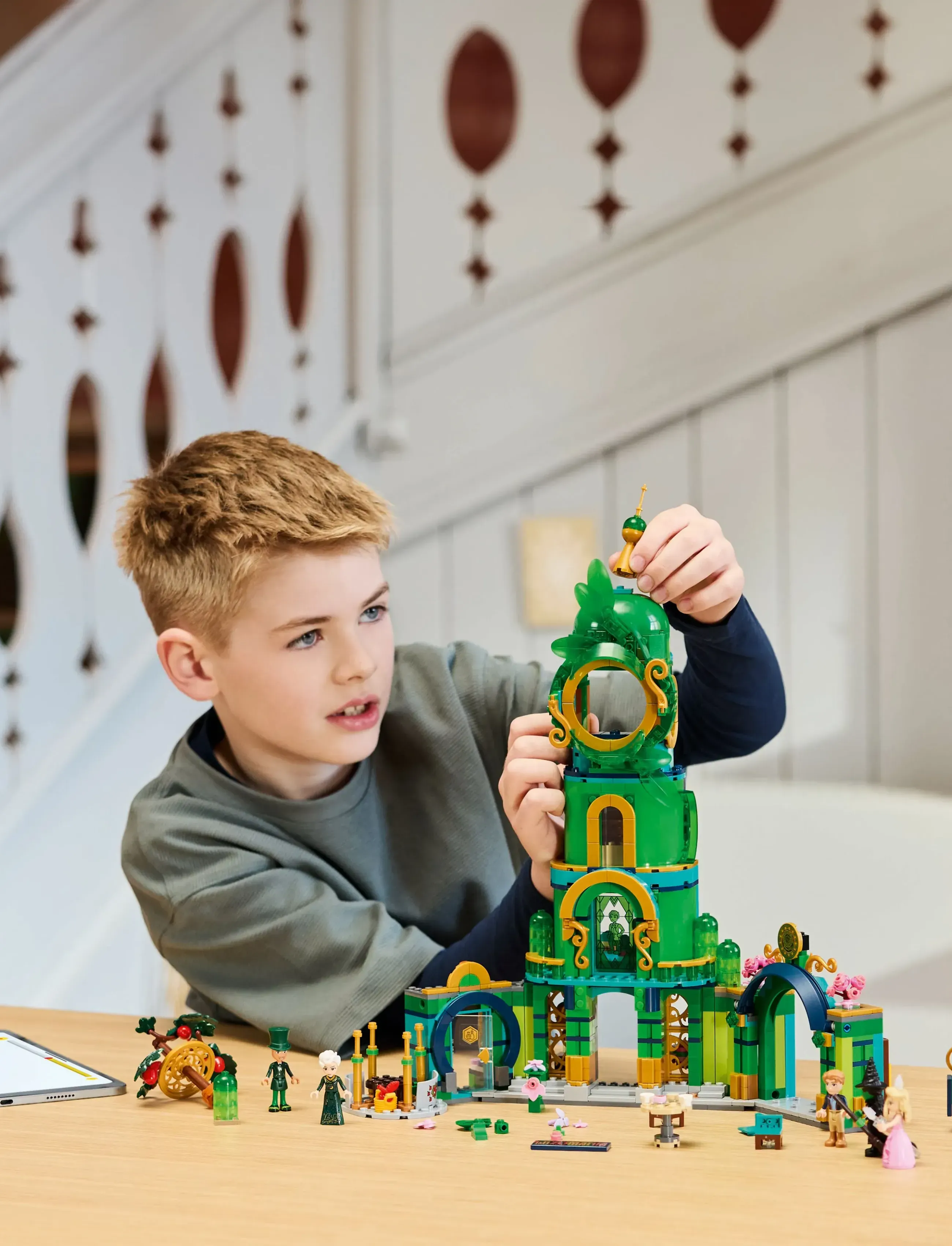 オーダー LEGO Wicked Welcome To Emerald City Collectible Toy 75684