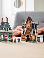 LEGO - Hogsmeade Village Visit House Set - lego® harry potter™ - multicolor - 4