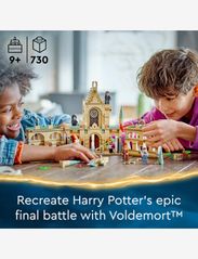 LEGO - The Battle of Hogwarts Castle Toy - lego® harry potter™ - multicolor - 9