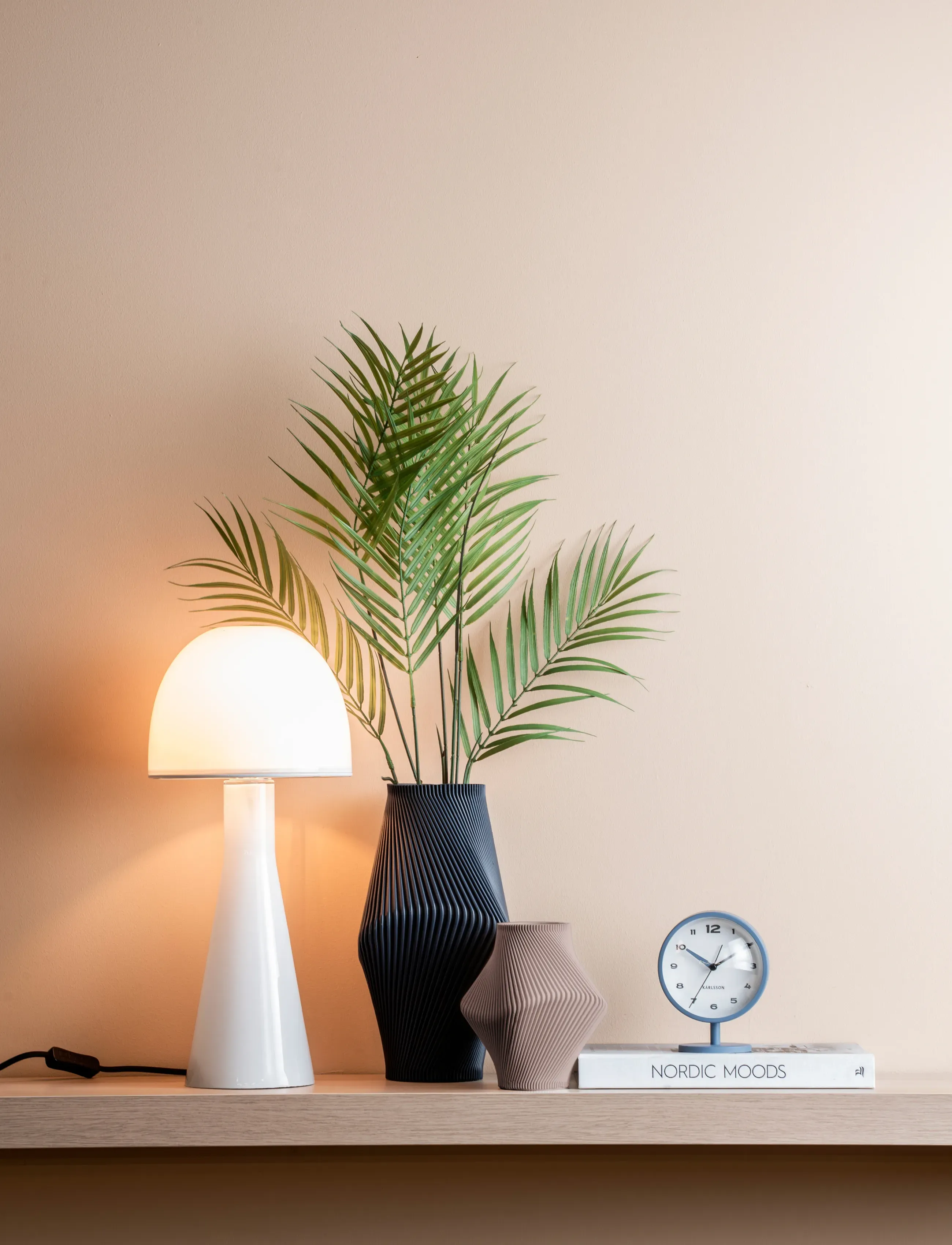 Leitmotiv Table Lamp Bombin, H45 cm, White, Lamper > Bordlamper, Unisex