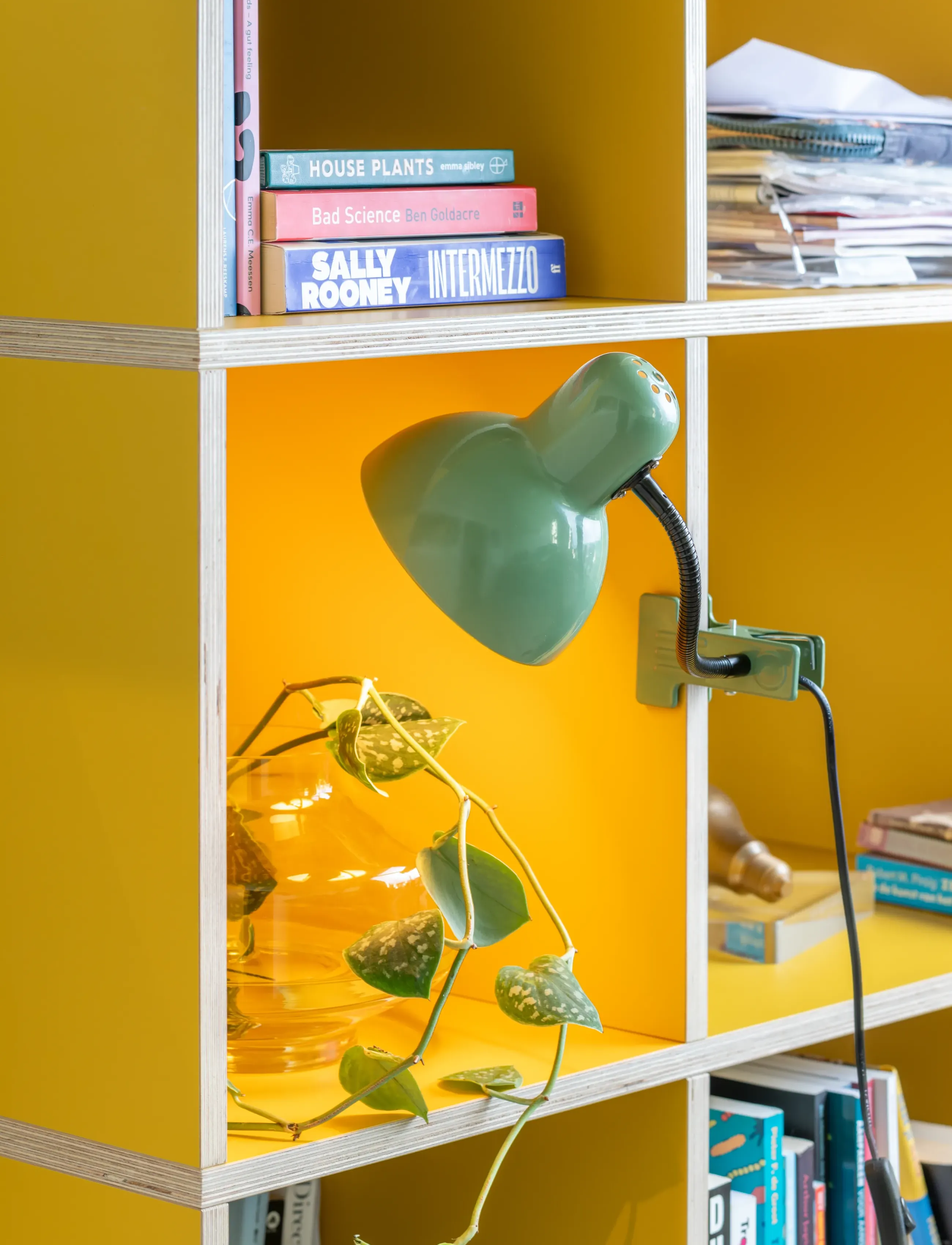 Leitmotiv Clip On Lamp New Retro, Ø 14 cm, Green, Lamper > Bordlamper, Unisex