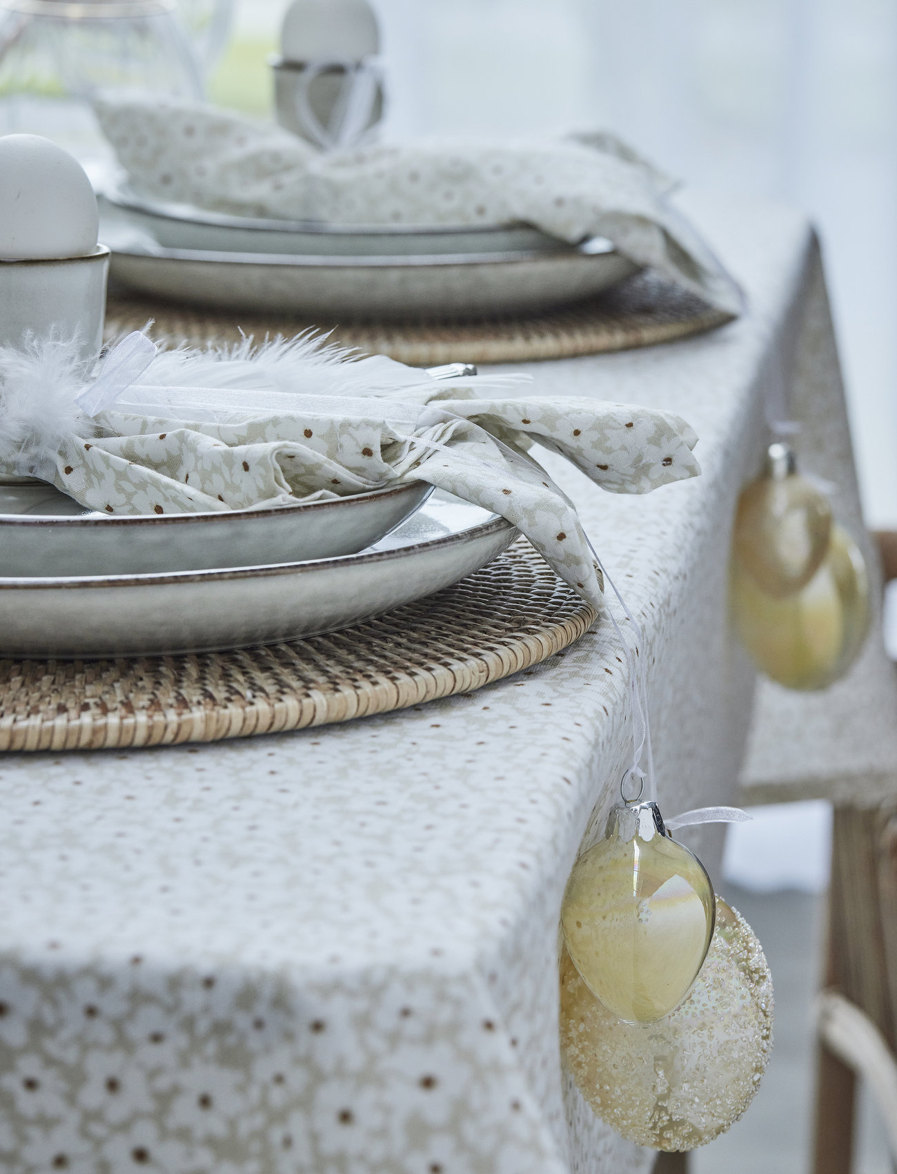 Lene Bjerre - Liberte tablecloth - staltiesės ir stalo takeliai - linen/white - 1