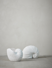 Lene Bjerre - Shelise decoration shell - skulpturer & porselensfigurer - white - 2