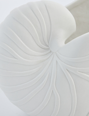 Lene Bjerre - Shelise decoration shell - skulpturer & porcelænsfigurer - white - 3