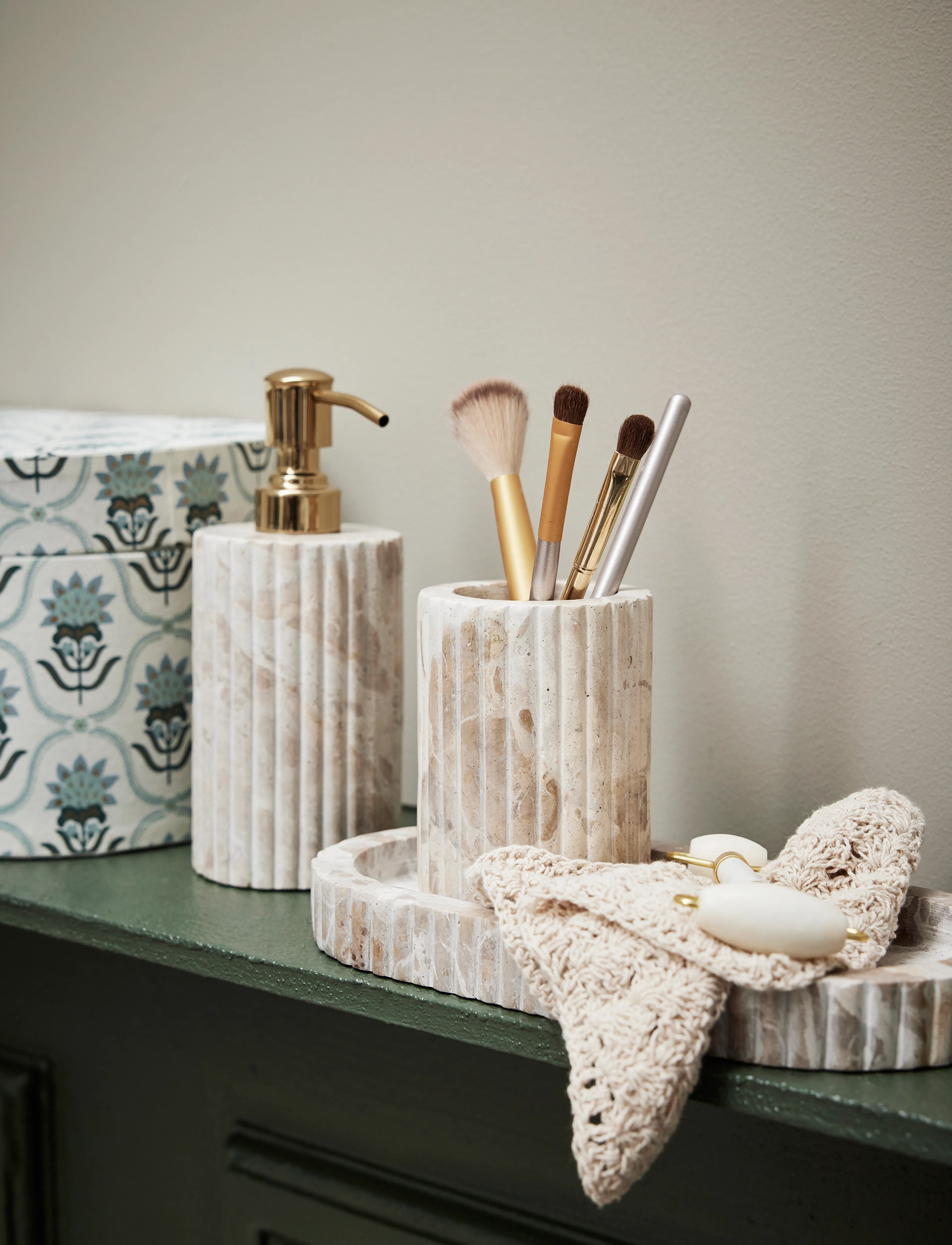 Lene Bjerre - Eliana tray 25x12.5x2.5 cm. Linen - trays - beige - 2