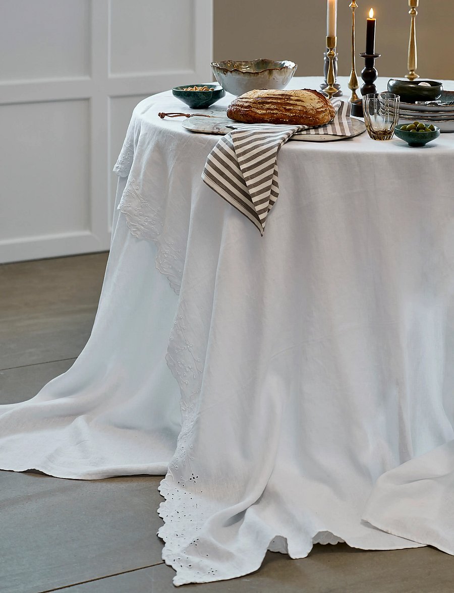 Lene Bjerre - Anglaise tablecloth 320x140x cm. White - laudlinad - white - 0