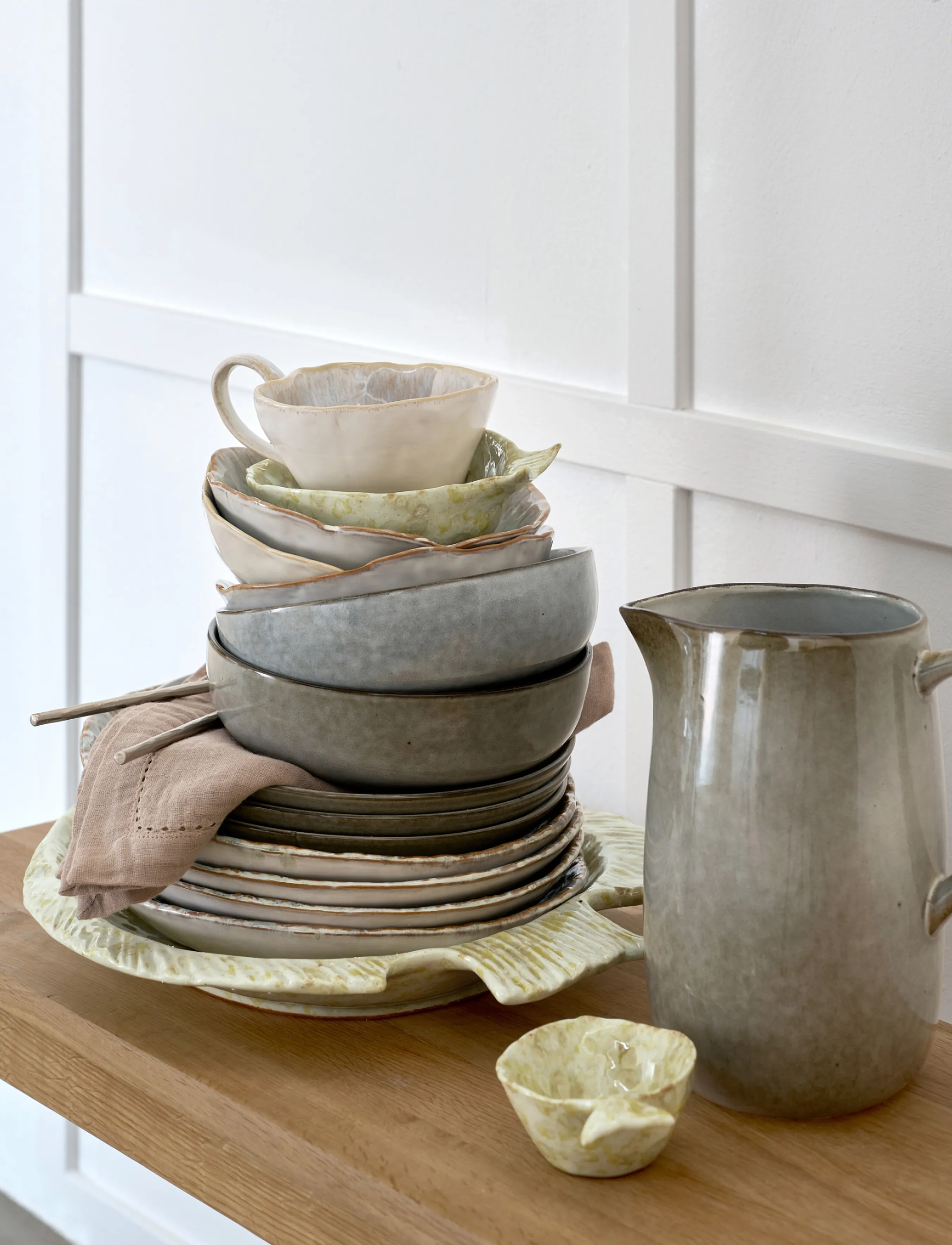 Lene Bjerre Marinelle Tray 30.5X25X4.5 Cm. Linen, 30.5X 4.5X 25 cm, Dining & Table Accessories, Beige - Trays, Homeware