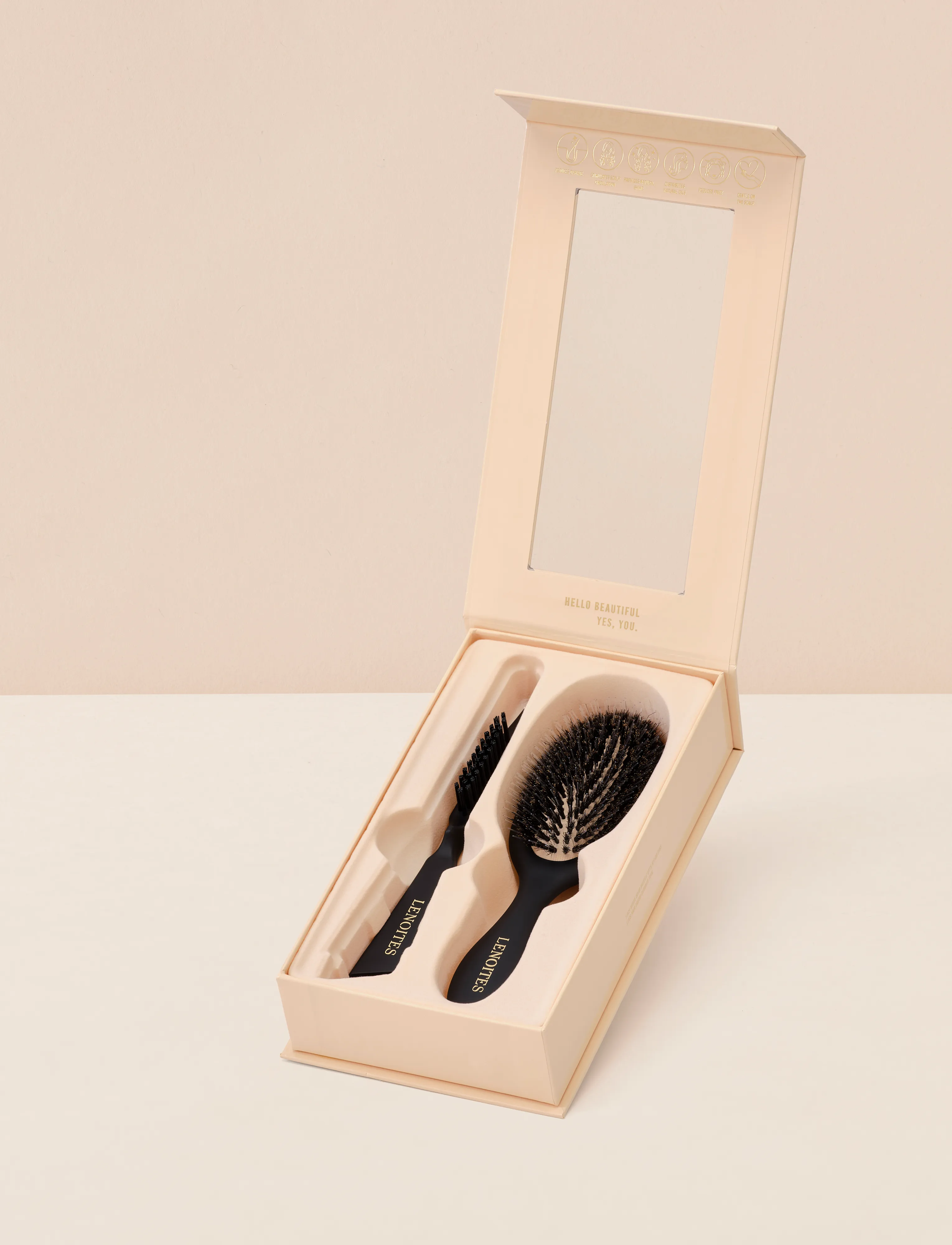 Lenoites Wild Boar Hair Brush With Cleaning Tool, One Size, Black, Hårbørster & Kamme > Paddelbørste, Dame