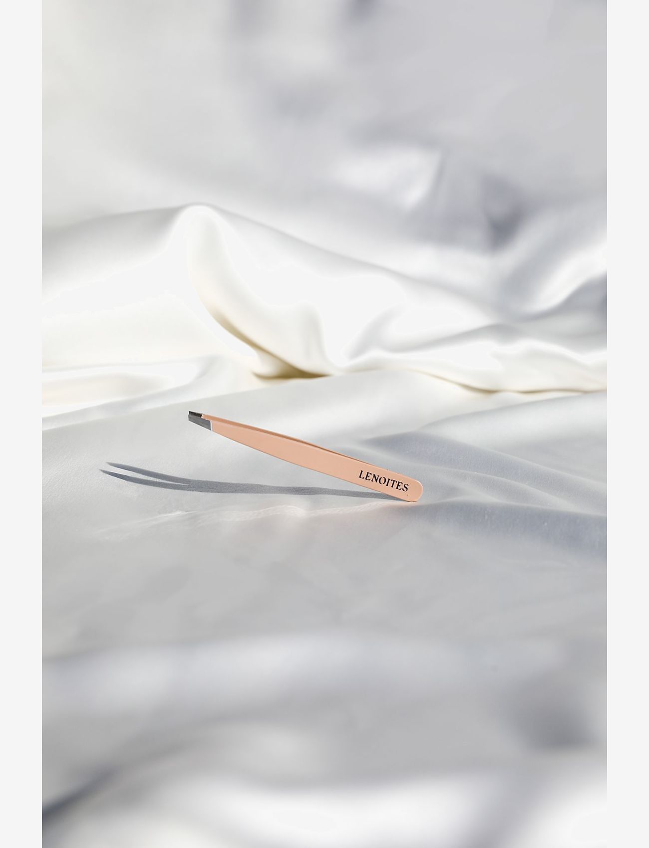 Lenoites - Premium Slant Tweezer - meikit - pink/nude - 2