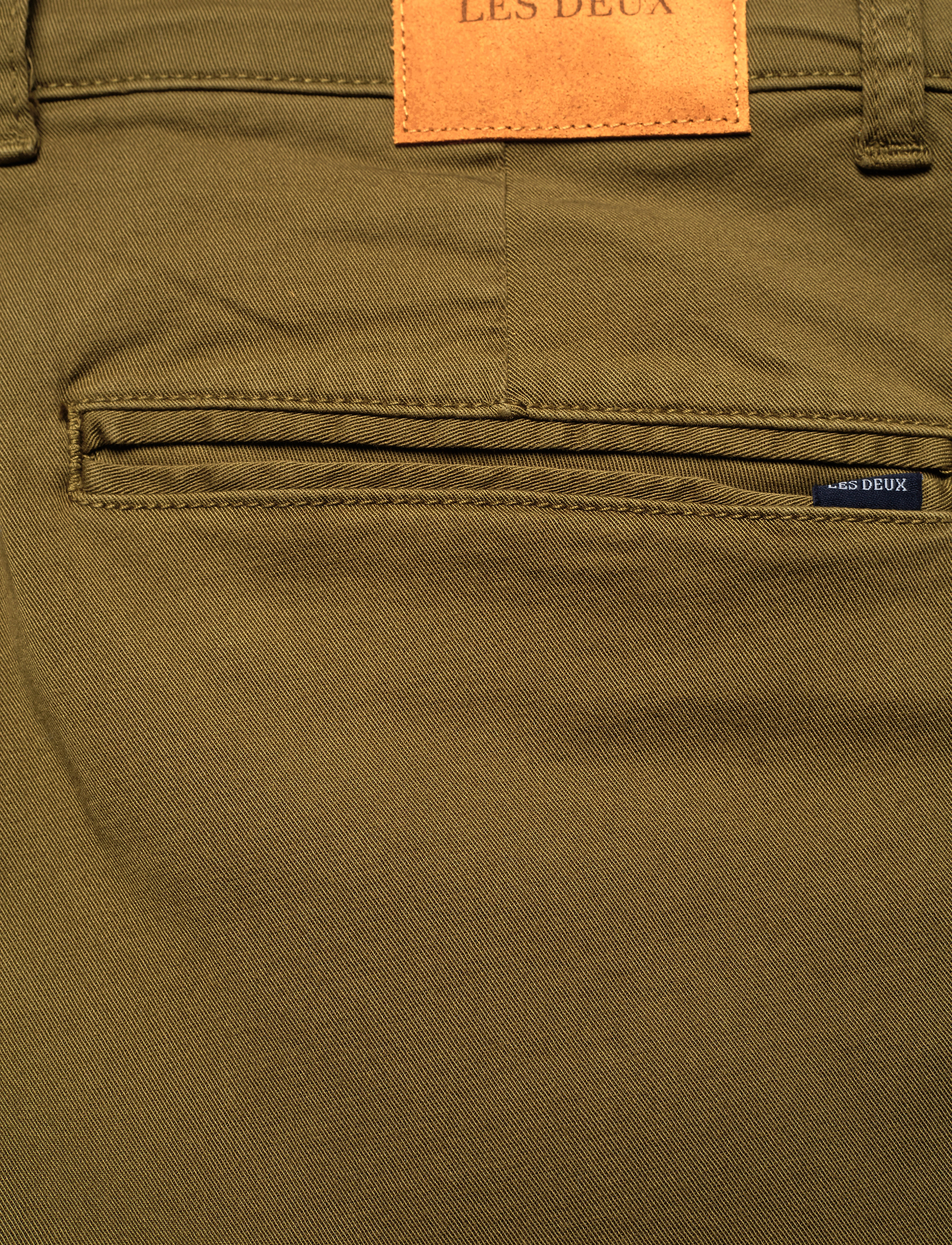 Les Deux - Orta Chino Pants - dark olive green - 4