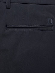 Les Deux - Como Reg Suit Pants - jakkesætsbukser - dark navy - 4