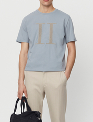 Les Deux - Encore Bouclé T-Shirt - laveste priser - tradewinds blue/light sand - 2