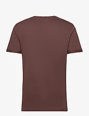Les Deux - Nørregaard T-Shirt - Seasonal - basic t-shirts - ebony brown/orange - 1
