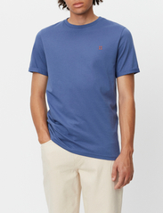 Les Deux - Nørregaard T-Shirt - Seasonal - lägsta priserna - fjord blue/orange - 2