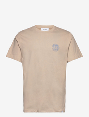 Globe T-Shirt - LIGHT DESERT SAND/WASHED DENIM BLUE