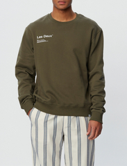 Les Deux - Brody Sweatshirt - sweatshirts - olive night/ivory - 1