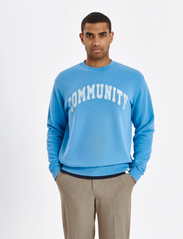 Les Deux - Deacon Sweatshirt - sweatshirts - washed denim blue/light sand - 2