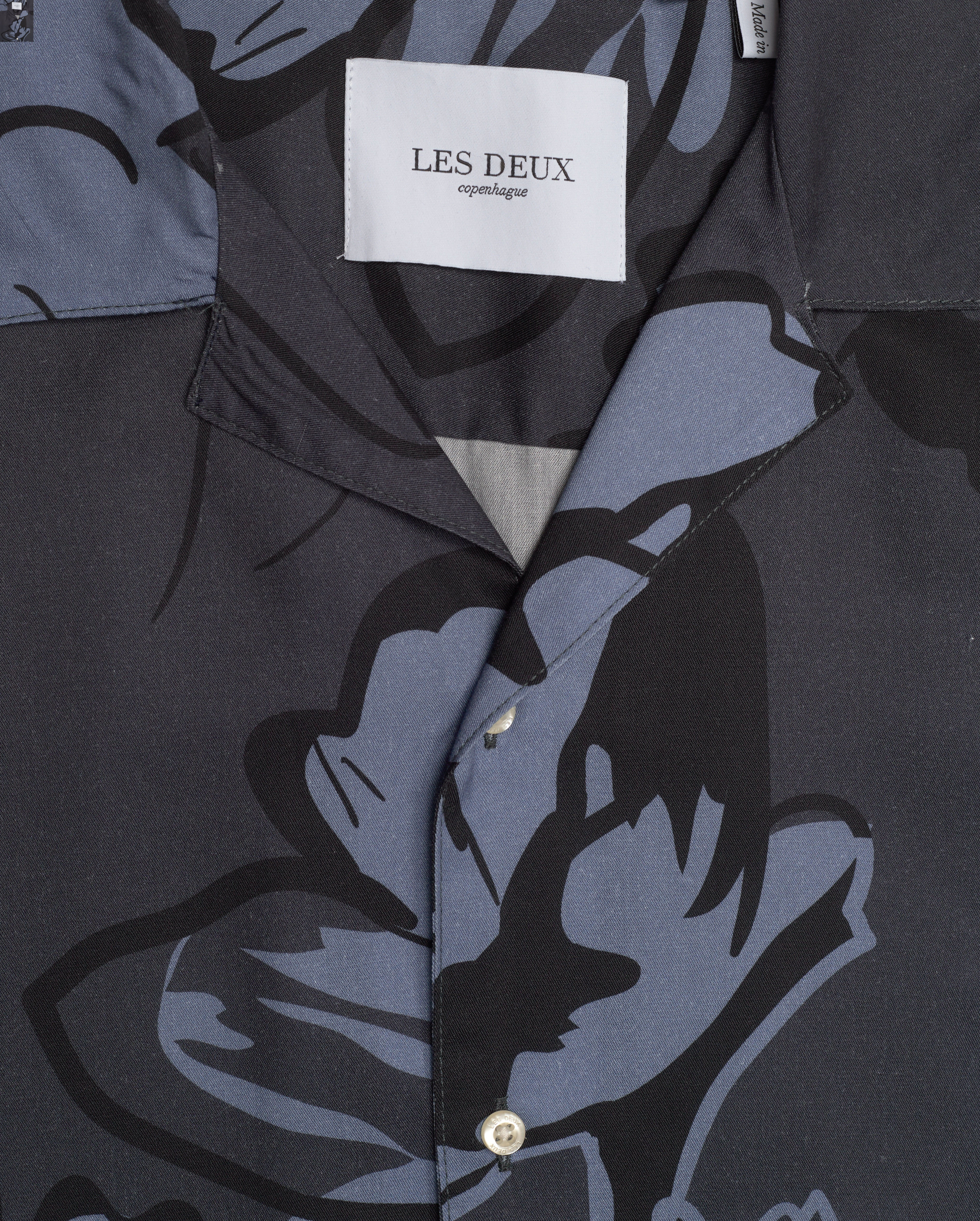 Les Deux - Kian AOP Tencel SS Shirt - dark navy/colony blue - 2