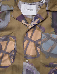 Les Deux - Kabangu AOP Tencel SS Shirt - nordisk stil - lichen green/multicolor aop - 3