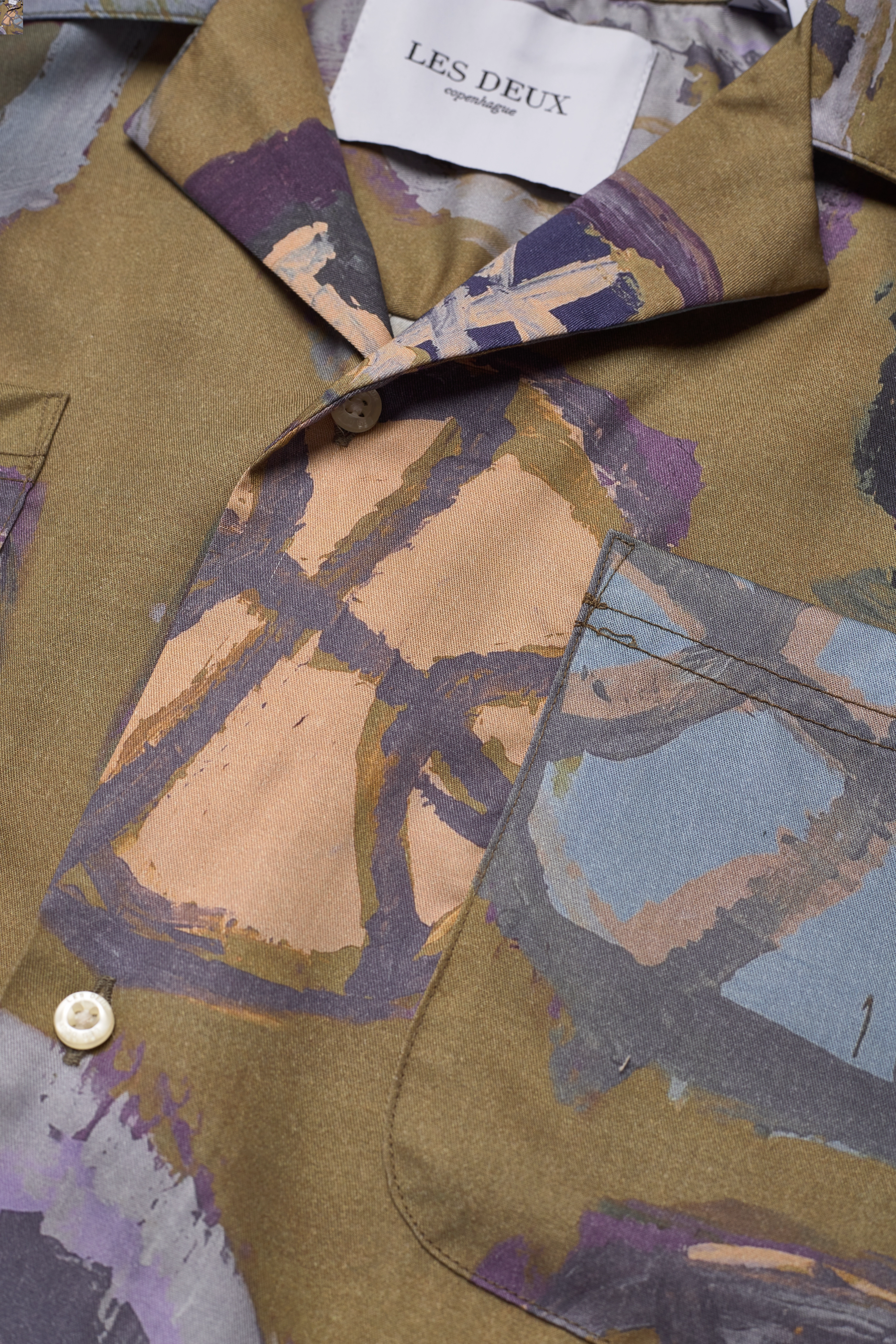 Les Deux - Kabangu AOP Tencel SS Shirt - lichen green/multicolor aop - 4