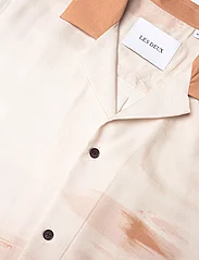 Les Deux - Coastal AOP SS Shirt - nordic style - terracotta - 4