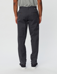 Les Deux - Jared Twill Chino Pants - nordic style - dark navy - 3